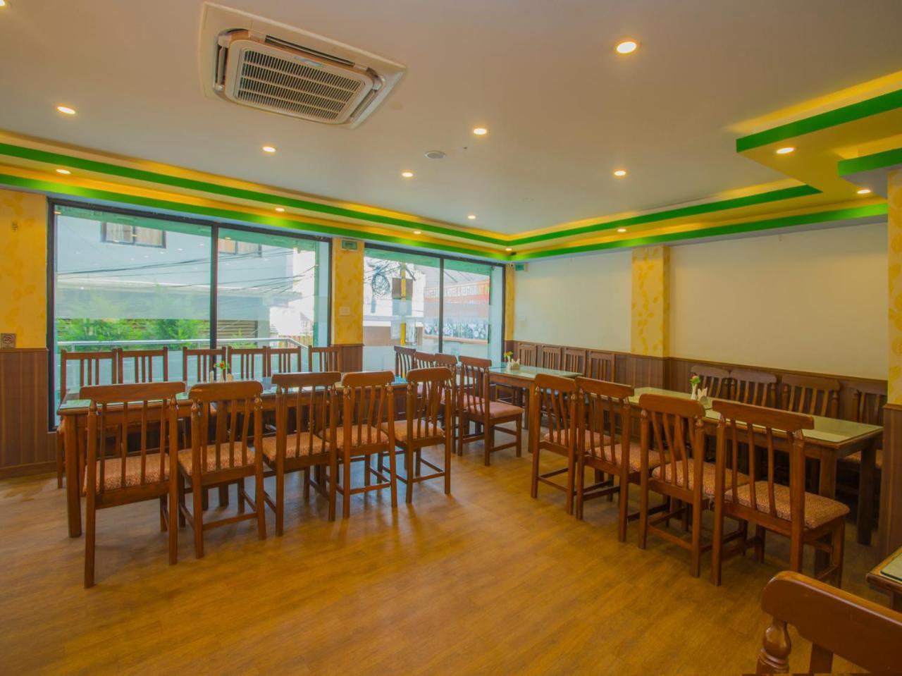 Oyo 255 White Zambala Hotel Kathmandu Exterior photo