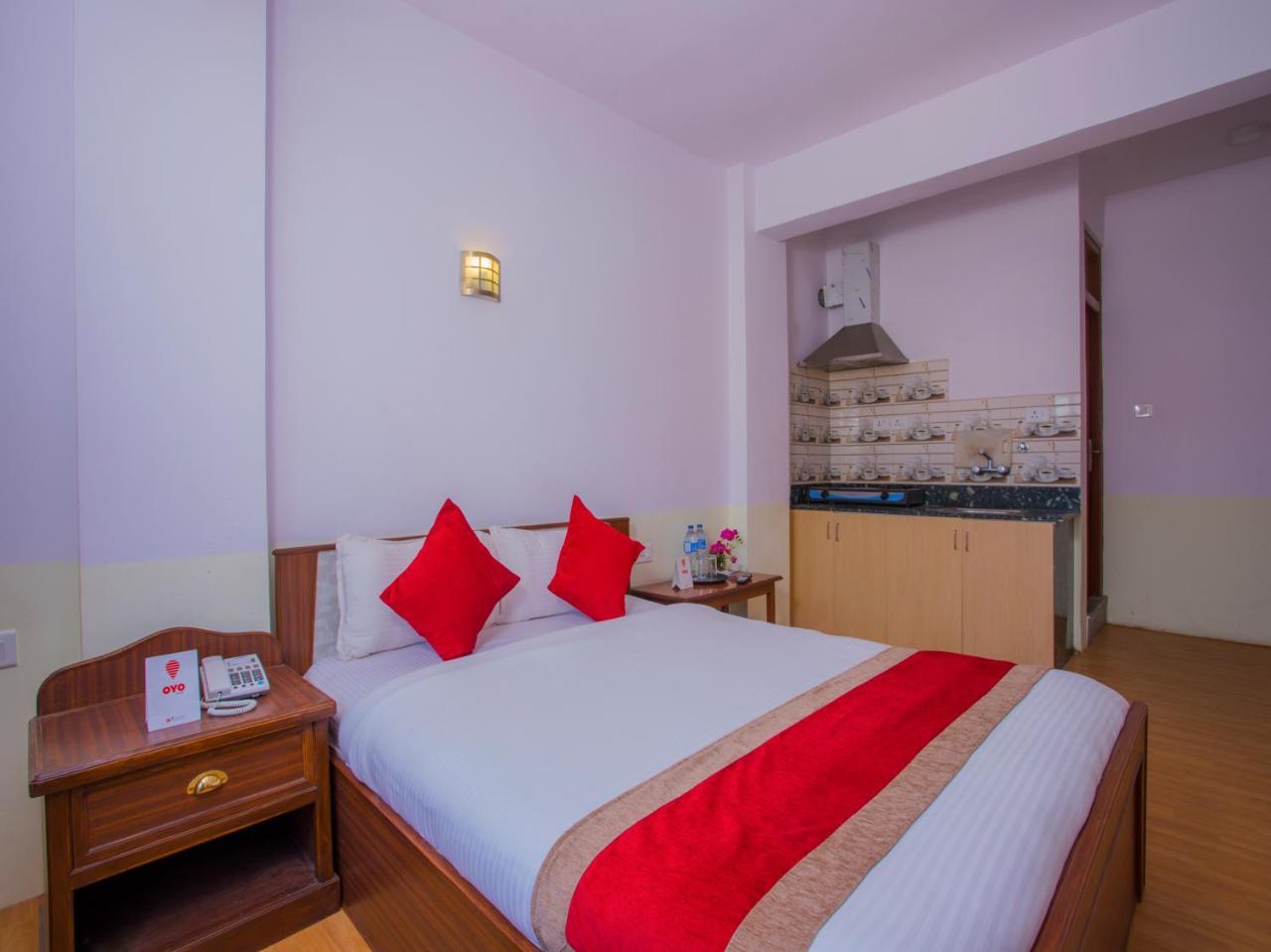 Oyo 255 White Zambala Hotel Kathmandu Exterior photo