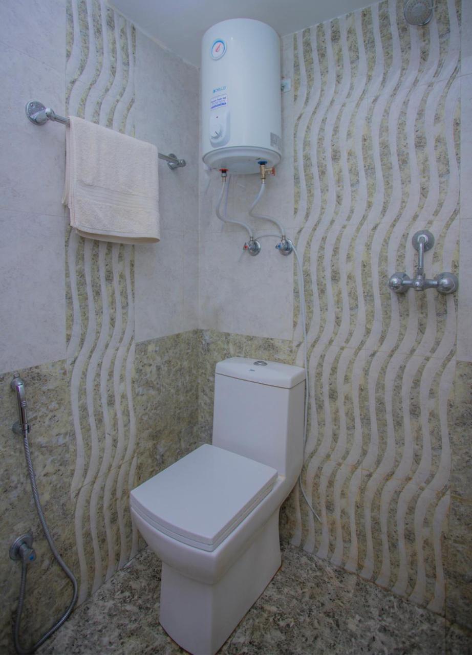 Oyo 255 White Zambala Hotel Kathmandu Exterior photo