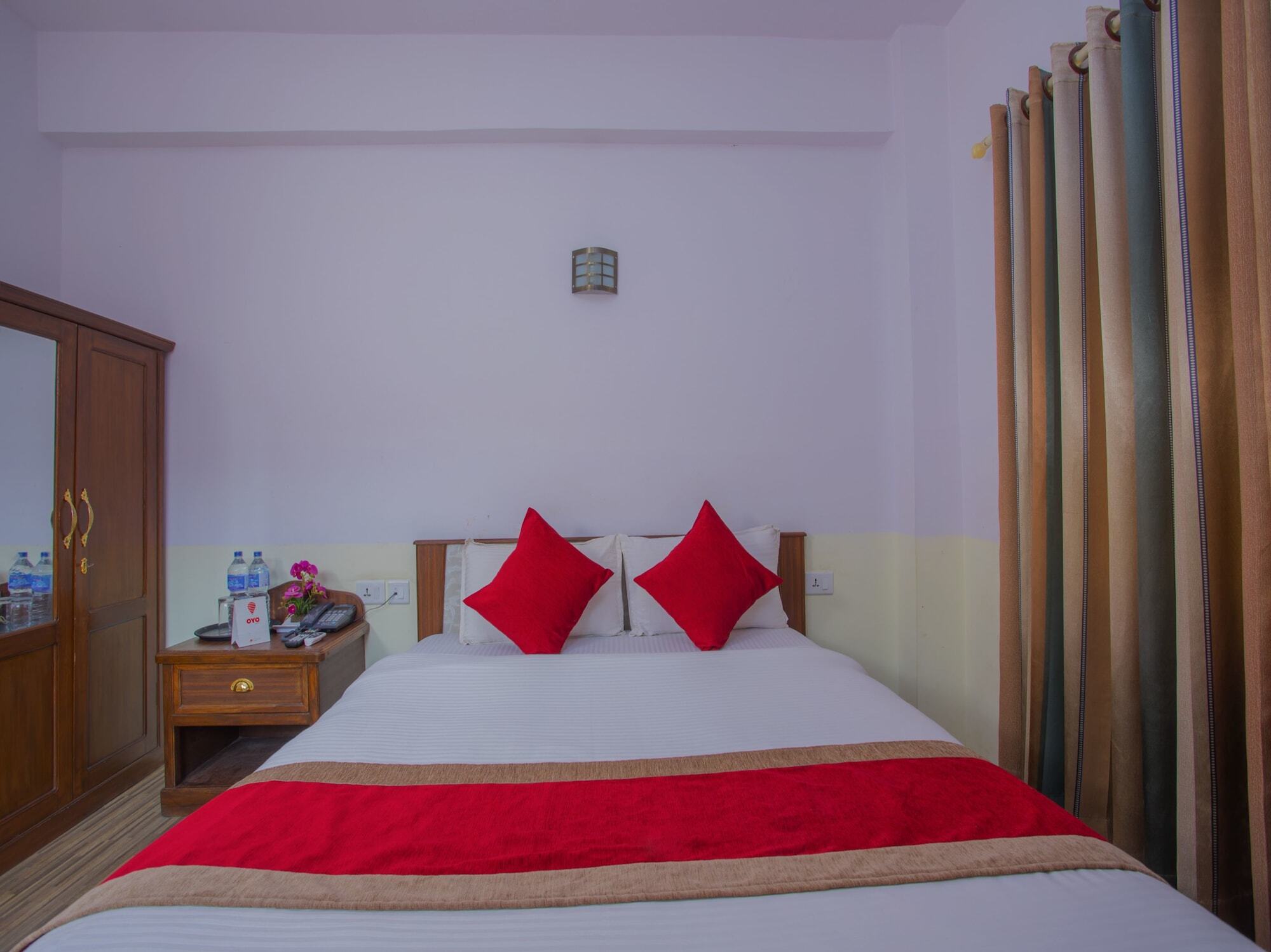 Oyo 255 White Zambala Hotel Kathmandu Exterior photo